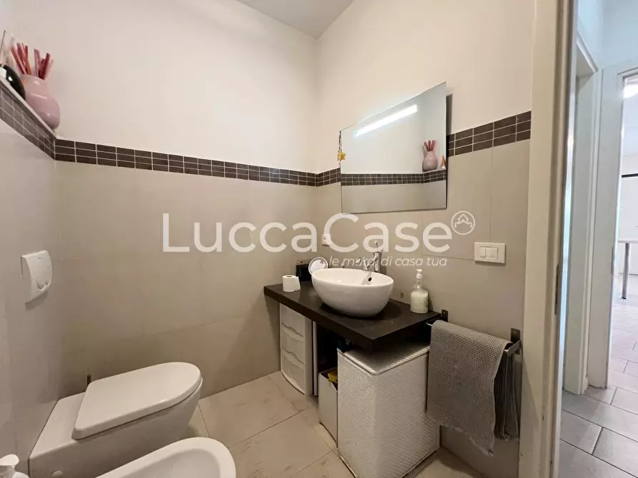 Immagine 15 di Villetta a schiera in vendita  a Lucca