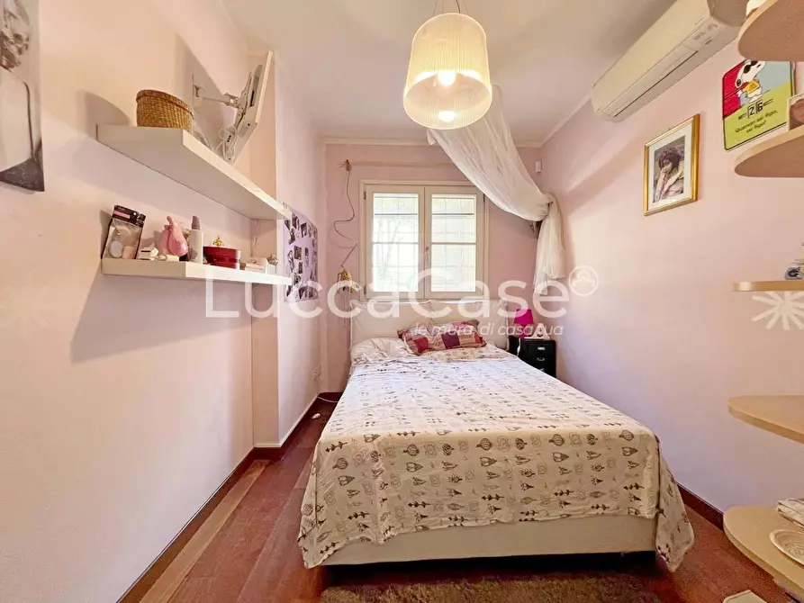 Immagine 11 di Villetta a schiera in vendita  a Lucca