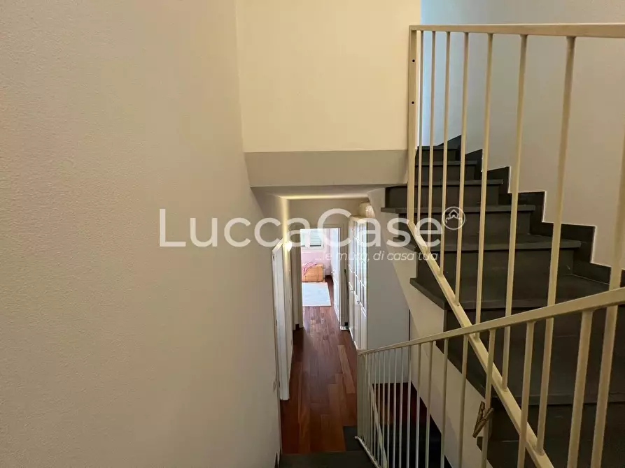 Immagine 21 di Villetta a schiera in vendita  a Lucca