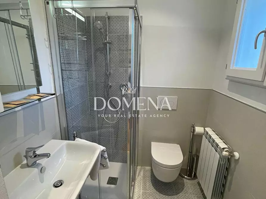 Immagine 21 di Appartamento in vendita  a Siena