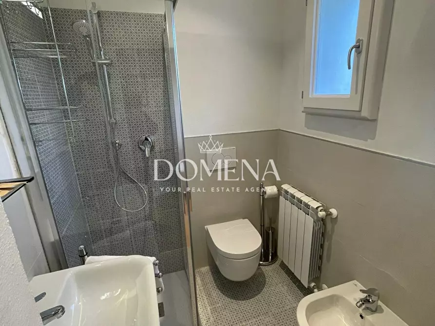 Immagine 9 di Appartamento in vendita  a Siena