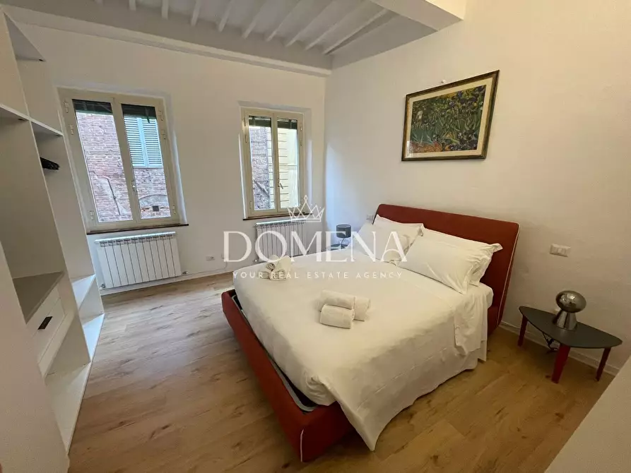 Immagine 11 di Appartamento in vendita  a Siena