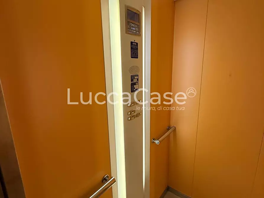 Immagine 7 di Ufficio in vendita  a Capannori