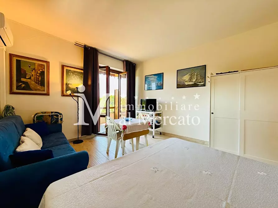 Immagine 14 di Appartamento in vendita  a Viareggio