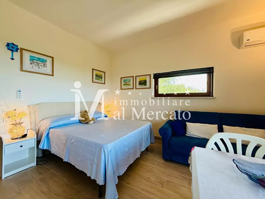 Immagine 13 di Appartamento in vendita  a Viareggio