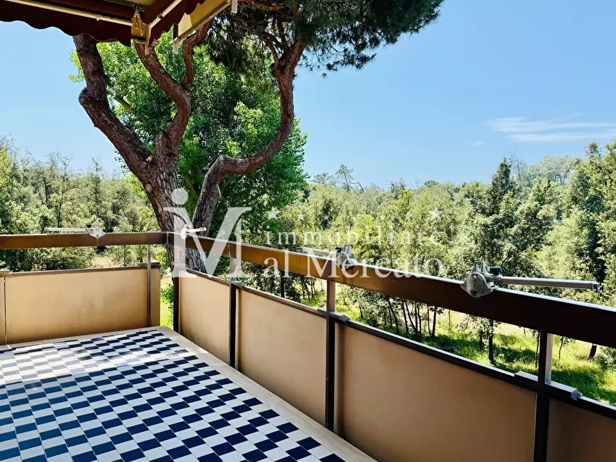 Immagine 5 di Appartamento in vendita  a Viareggio