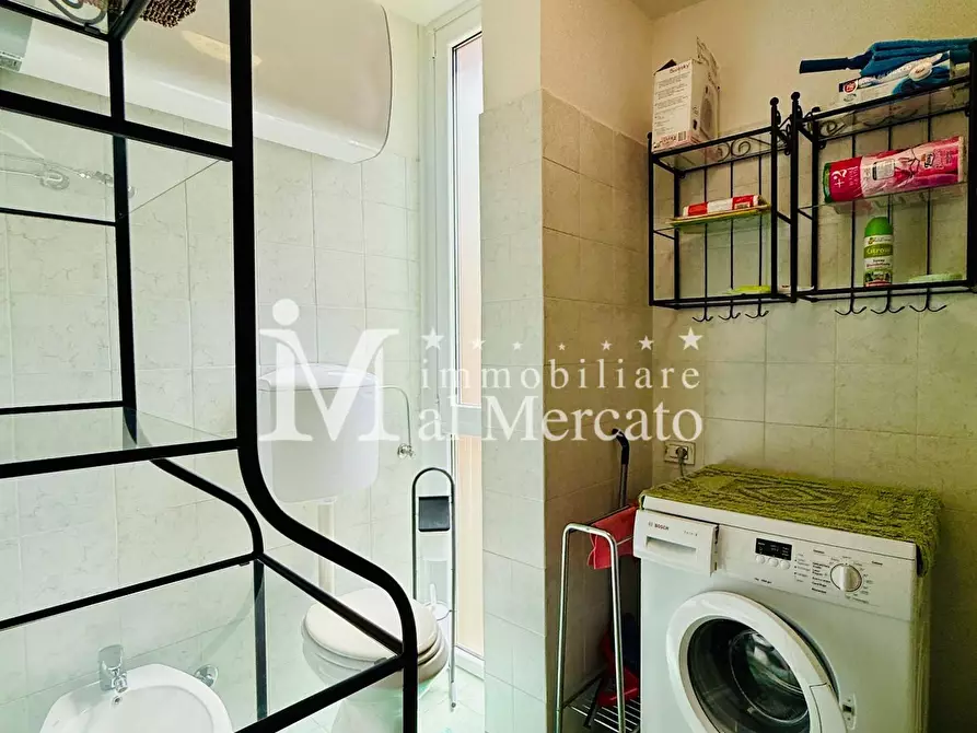 Immagine 14 di Appartamento in vendita  a Viareggio