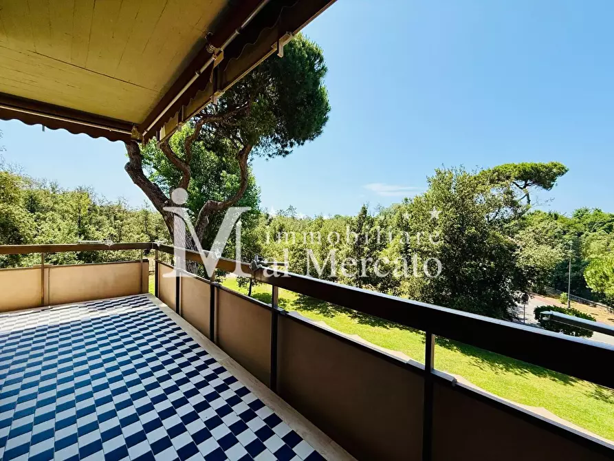 Immagine 7 di Appartamento in vendita  a Viareggio