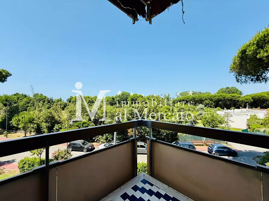 Immagine 24 di Appartamento in vendita  a Viareggio