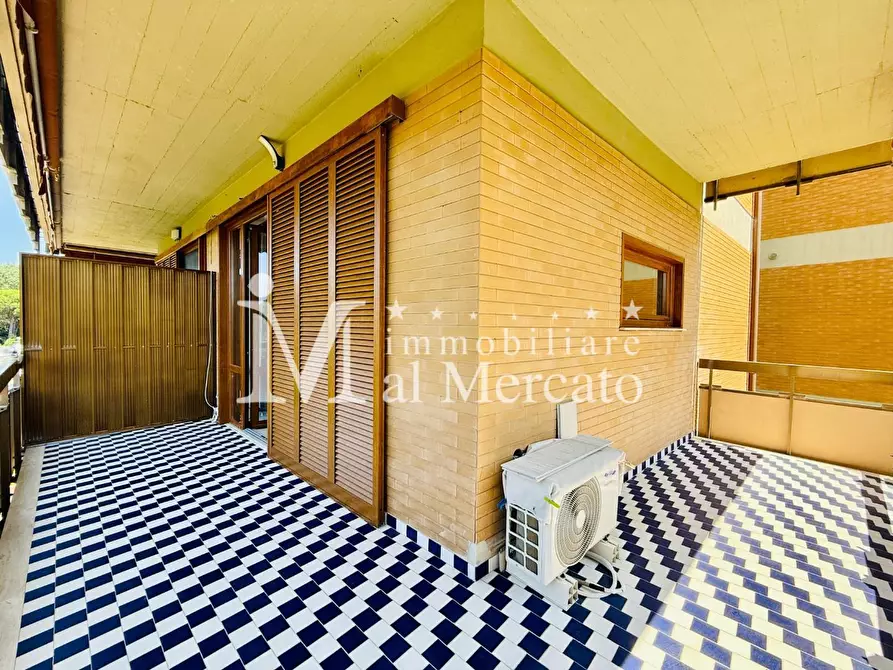 Immagine 4 di Appartamento in vendita  a Viareggio