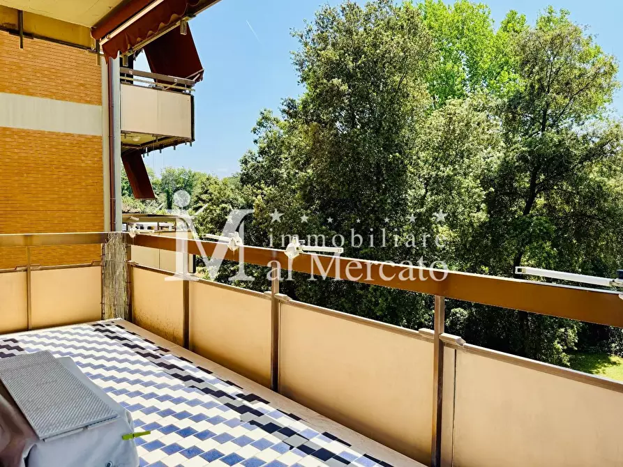 Immagine 3 di Appartamento in vendita  a Viareggio