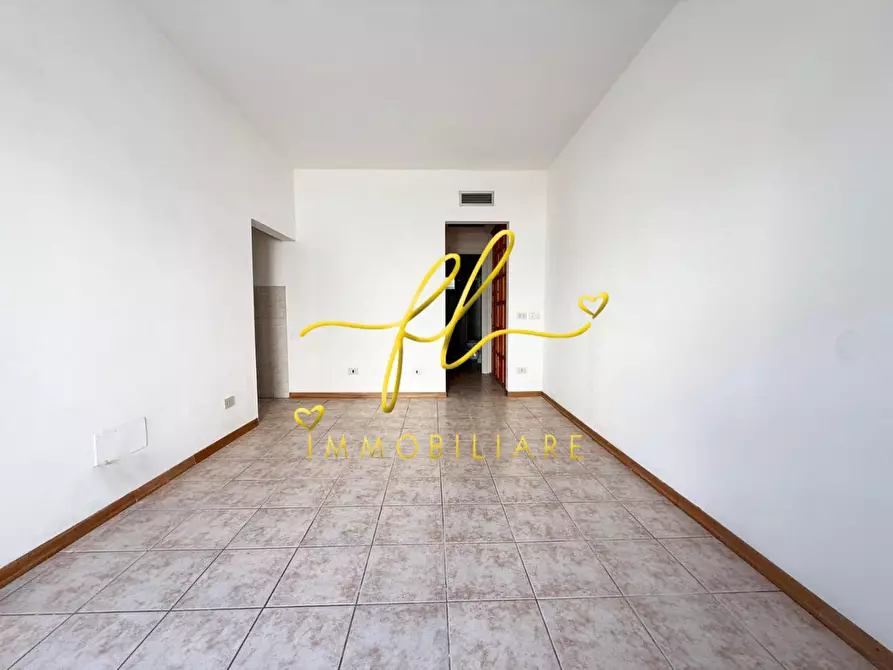 Immagine 9 di Appartamento in vendita  a Cecina