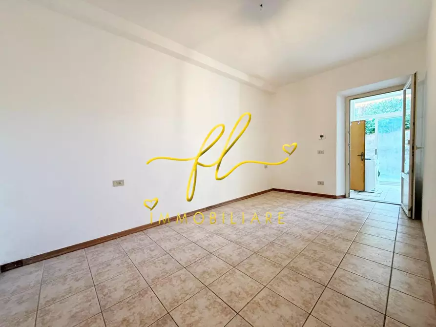 Immagine 4 di Appartamento in vendita  a Cecina