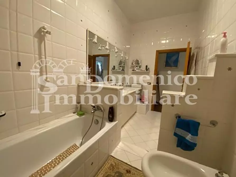 Immagine 23 di Villa in vendita  a Cascina