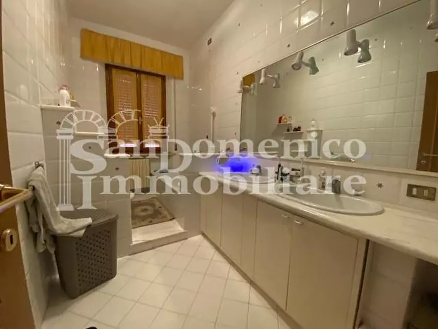 Immagine 22 di Villa in vendita  a Cascina