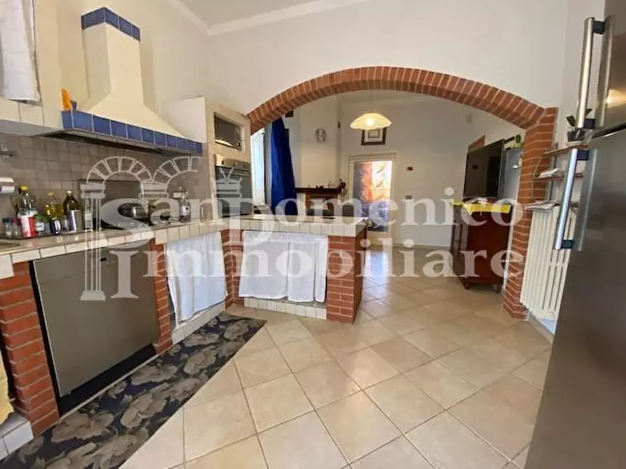 Immagine 5 di Villa in vendita  a Cascina