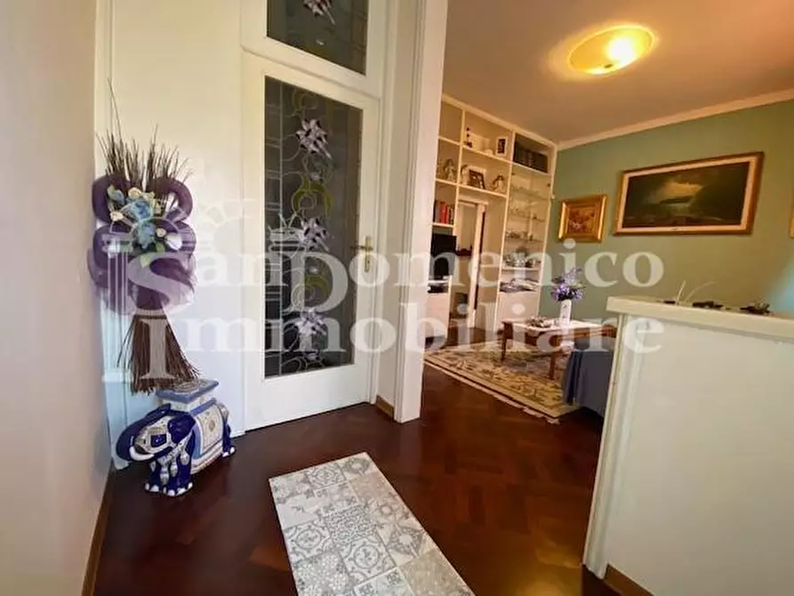 Immagine 2 di Villa in vendita  a Cascina