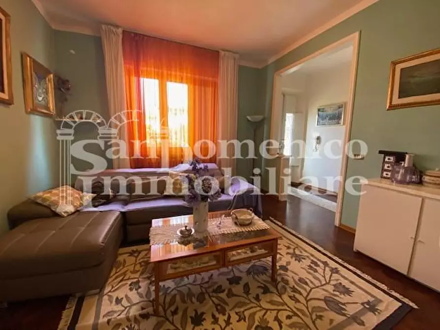 Immagine 4 di Villa in vendita  a Cascina