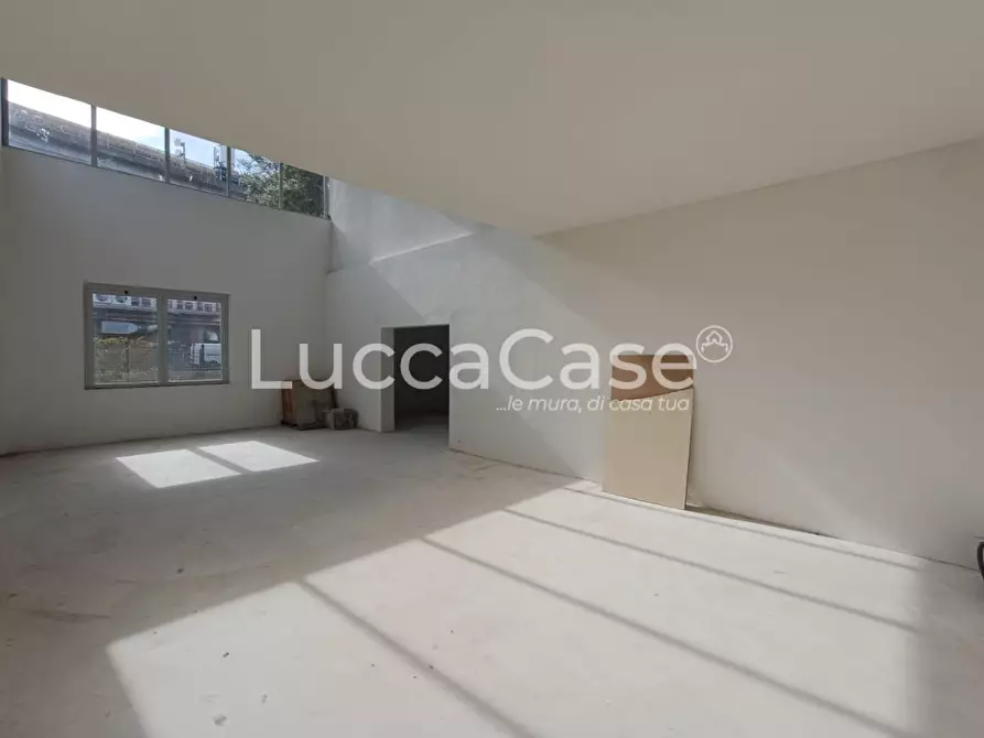 Immagine 25 di Capannone industriale in affitto  a Porcari