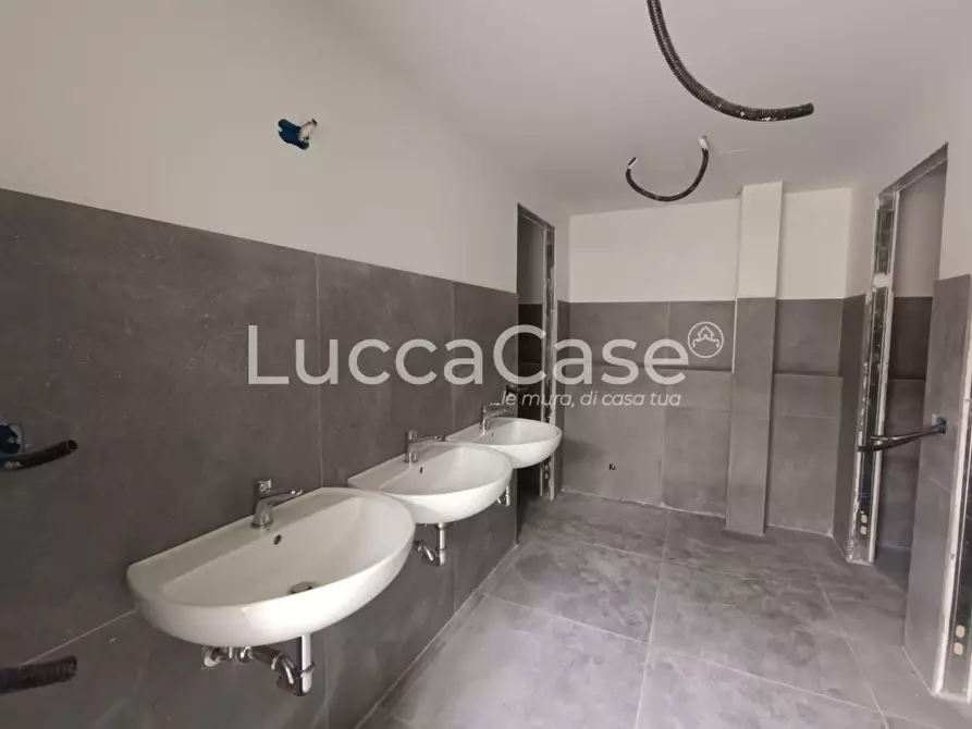 Immagine 20 di Capannone industriale in affitto  a Porcari