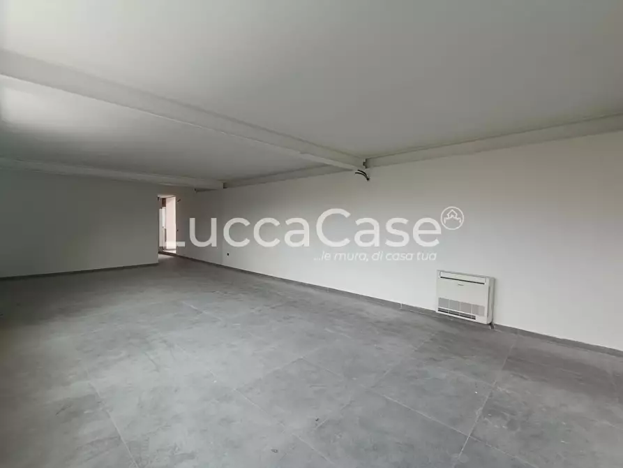 Immagine 19 di Capannone industriale in affitto  a Porcari