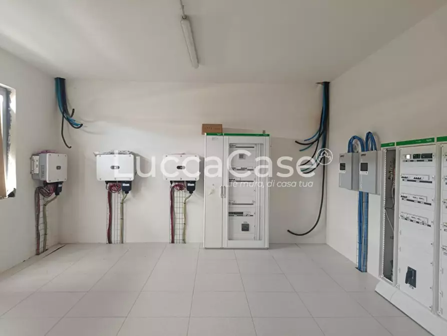 Immagine 27 di Capannone industriale in affitto  a Porcari