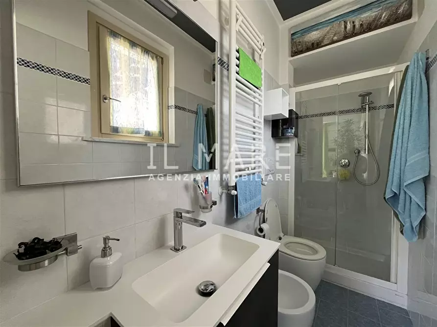 Immagine 11 di Appartamento in vendita  a Massa