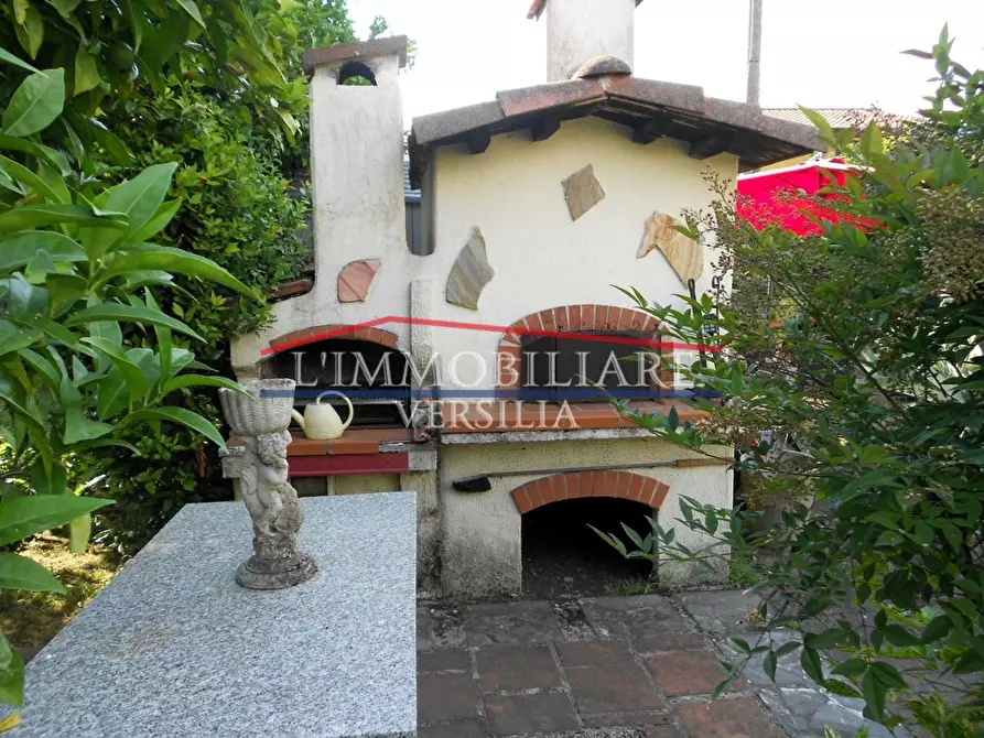Immagine 35 di Casa bifamiliare in vendita  a Montignoso