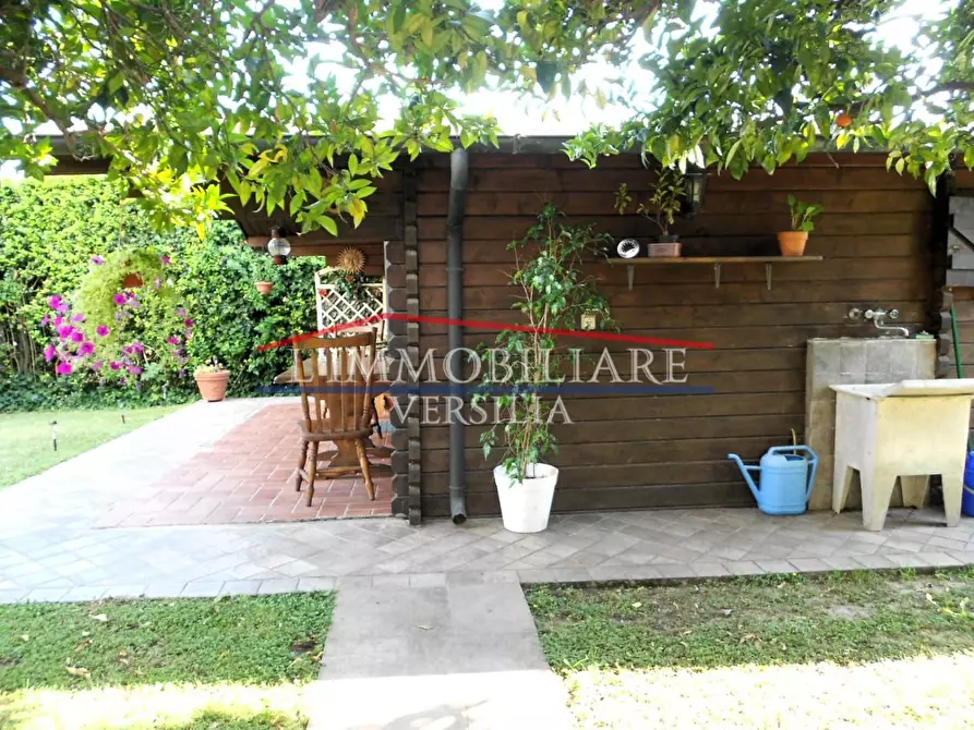 Immagine 36 di Casa bifamiliare in vendita  a Montignoso