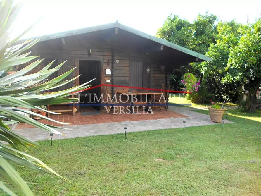 Immagine 34 di Casa bifamiliare in vendita  a Montignoso