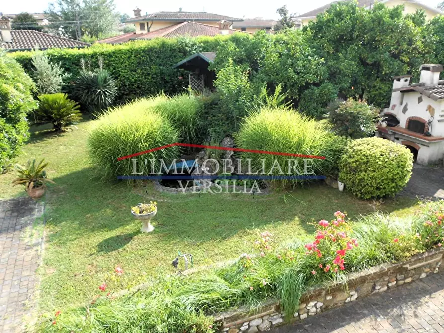 casa indipendente in vendita a Montignoso