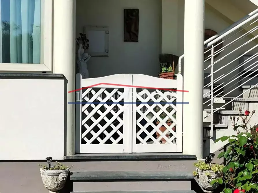 Immagine 13 di Casa bifamiliare in vendita  a Montignoso