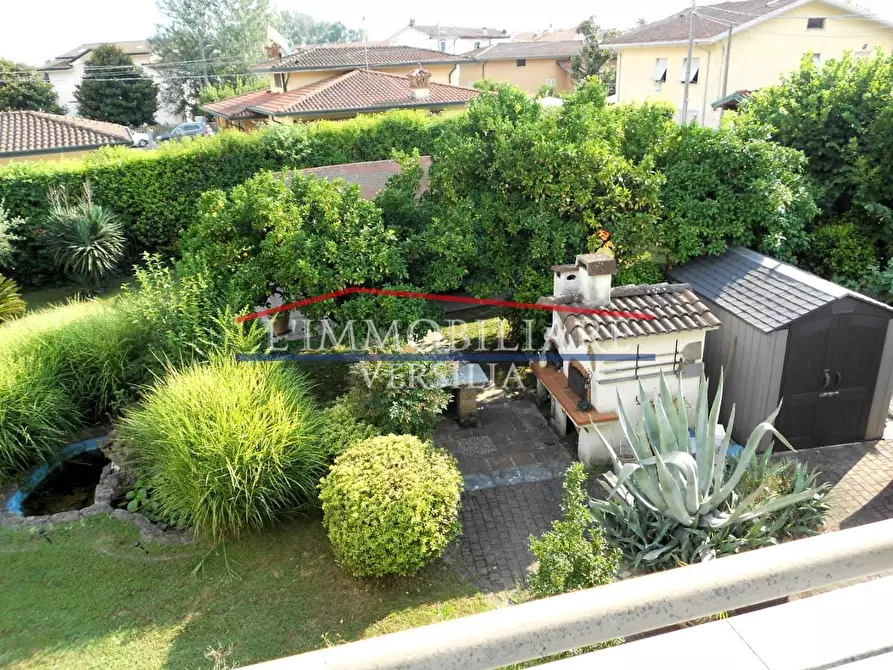 Immagine 2 di Casa bifamiliare in vendita  a Montignoso