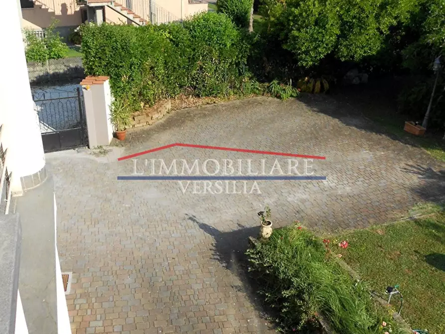 Immagine 4 di Casa bifamiliare in vendita  a Montignoso