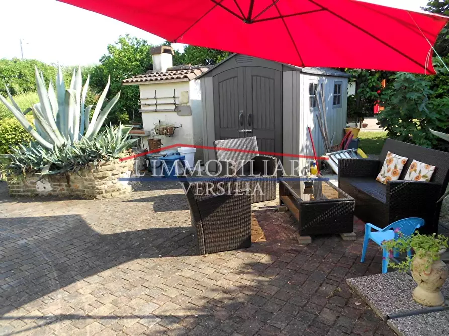 Immagine 32 di Casa bifamiliare in vendita  a Montignoso