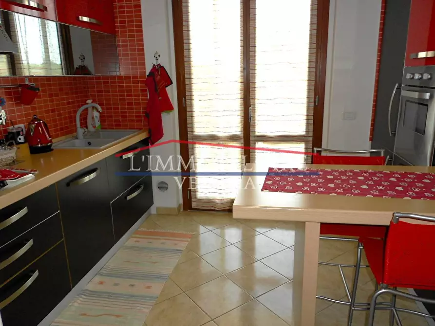 Immagine 4 di Appartamento in vendita  a Massa