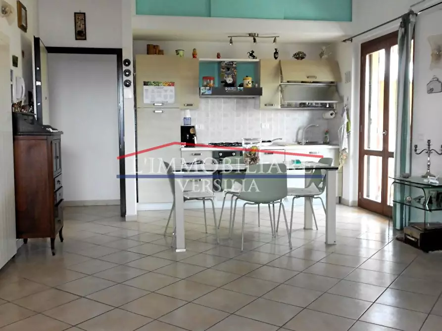 Immagine 40 di Appartamento in vendita  a Massa