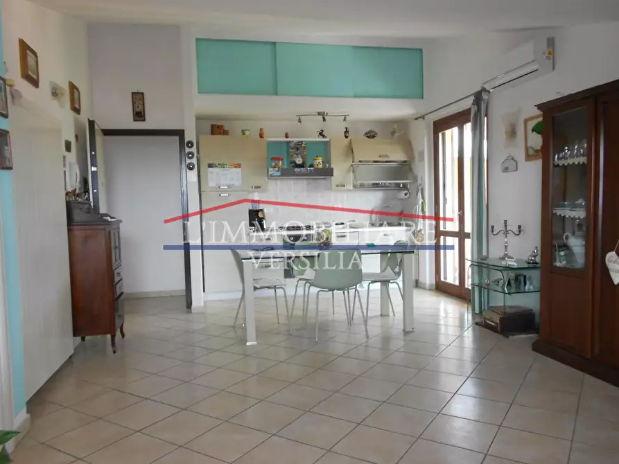 Immagine 39 di Appartamento in vendita  a Massa