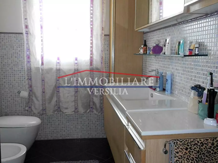 Immagine 21 di Appartamento in vendita  a Massa