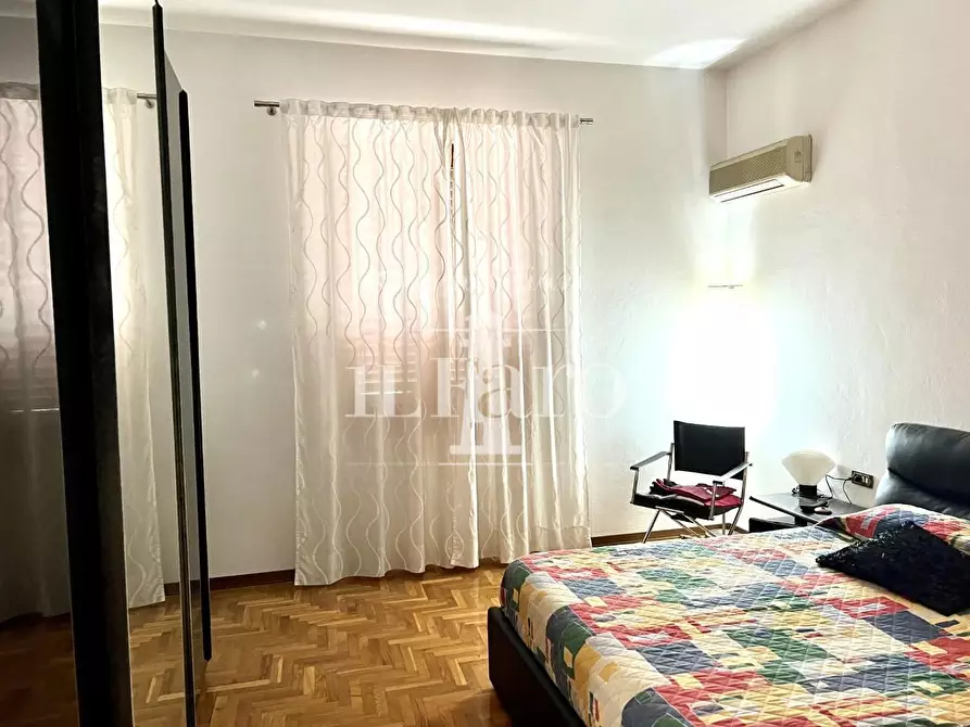 Immagine 11 di Villa in vendita  a Campi Bisenzio