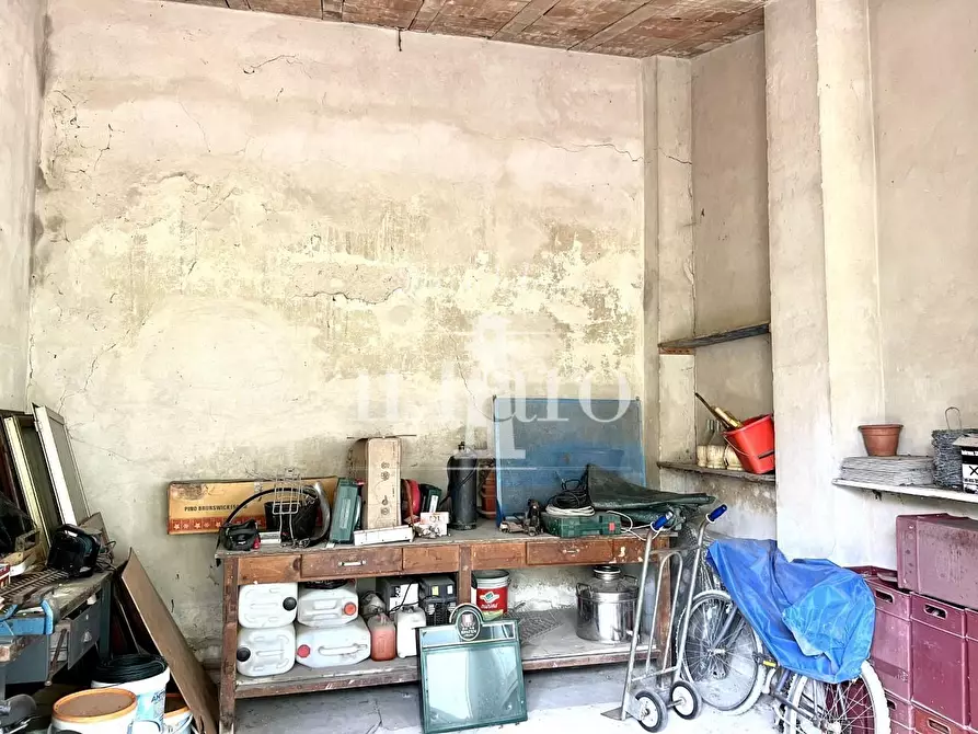 Immagine 21 di Villa in vendita  a Campi Bisenzio