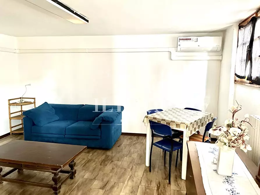 Immagine 6 di Villa in vendita  a Campi Bisenzio