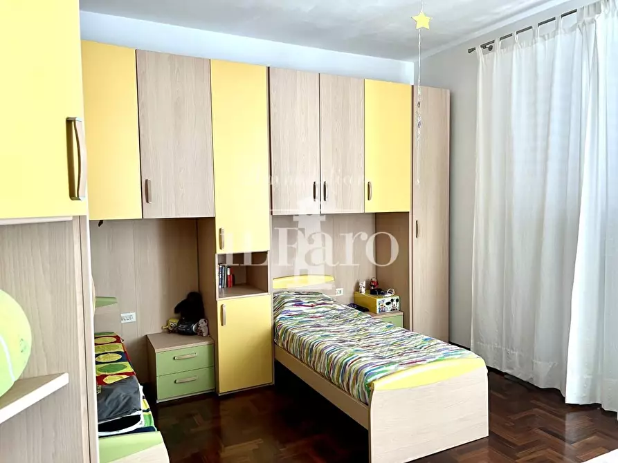 Immagine 15 di Villa in vendita  a Campi Bisenzio