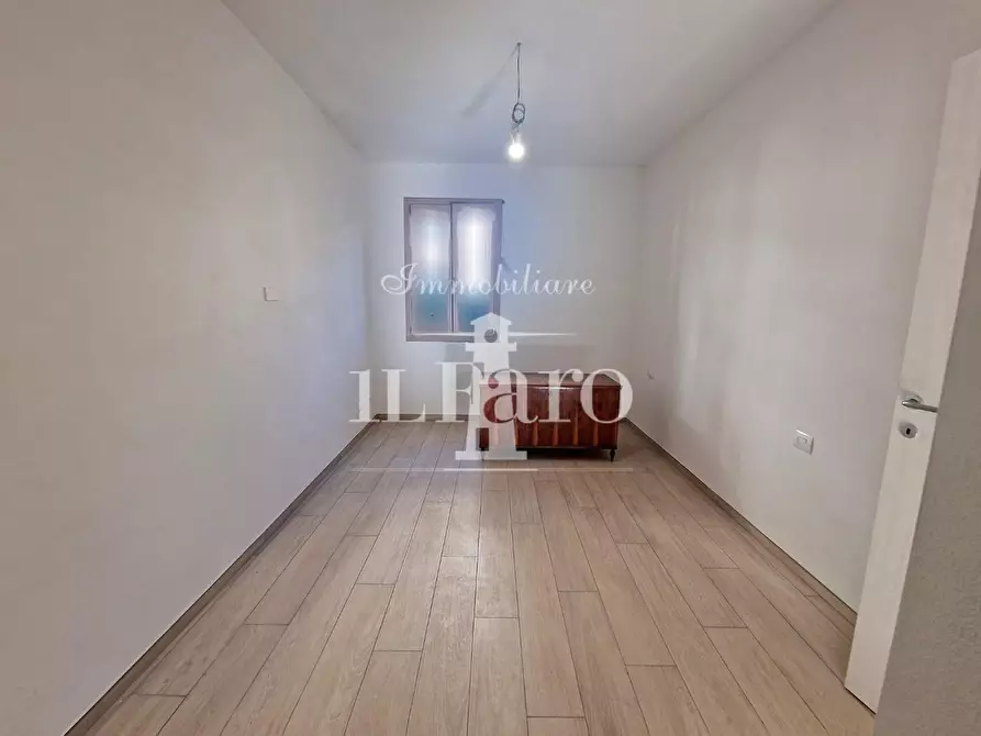 Immagine 15 di Appartamento in vendita  a Campi Bisenzio