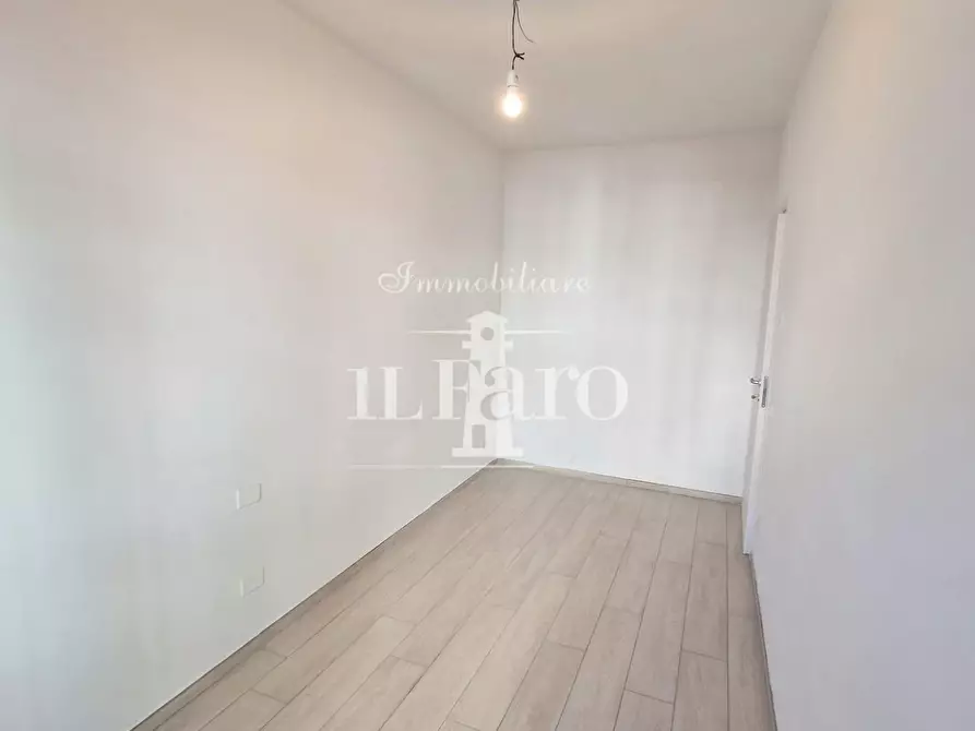 Immagine 17 di Appartamento in vendita  a Campi Bisenzio