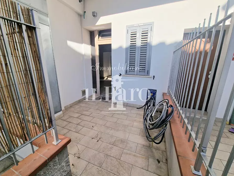 Immagine 25 di Appartamento in vendita  a Campi Bisenzio
