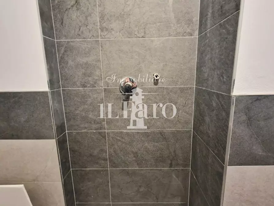 Immagine 22 di Appartamento in vendita  a Campi Bisenzio