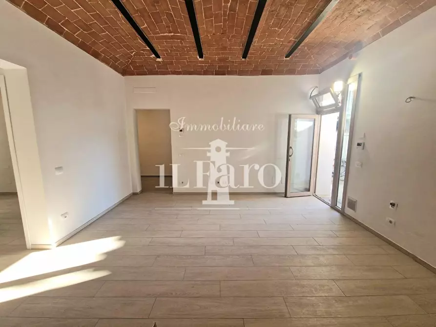Immagine 2 di Appartamento in vendita  a Campi Bisenzio