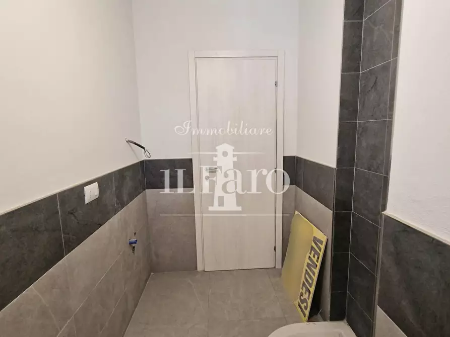 Immagine 21 di Appartamento in vendita  a Campi Bisenzio