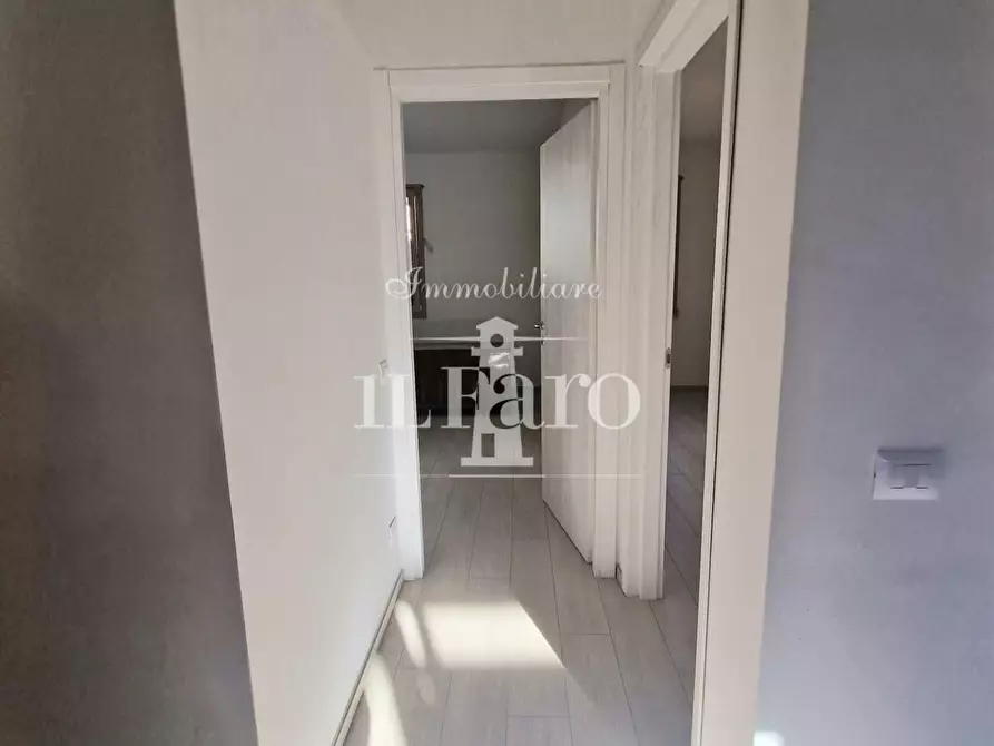 Immagine 18 di Appartamento in vendita  a Campi Bisenzio